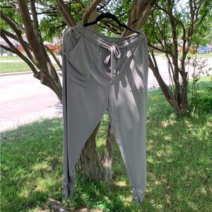 EST 1946 Cropped Pants